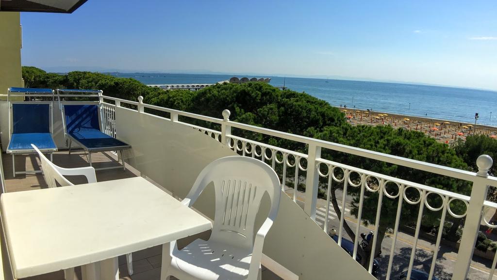 Hotel Miramare Lignano Sabbiadoro Exterior photo