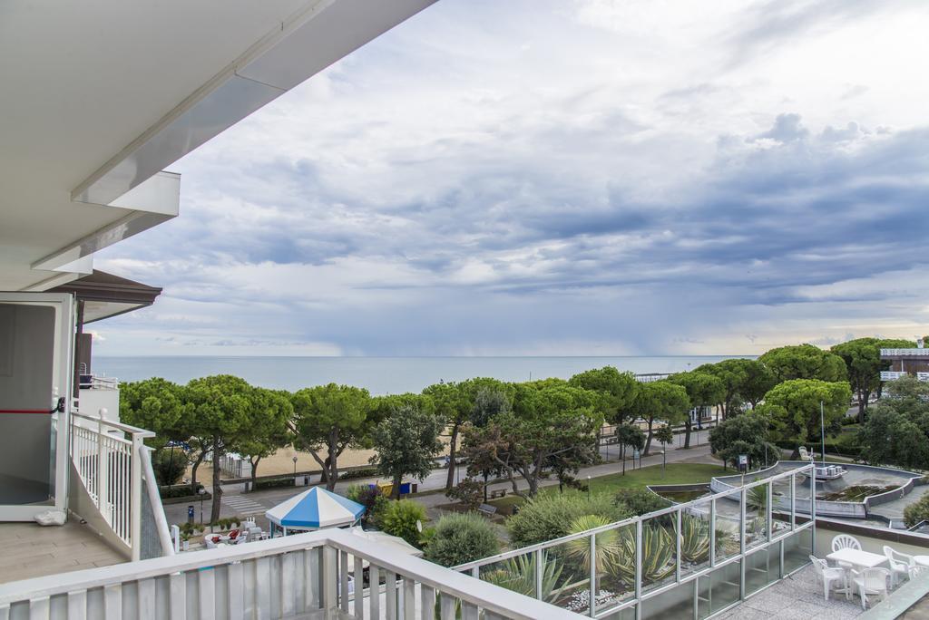 Hotel Miramare Lignano Sabbiadoro Exterior photo