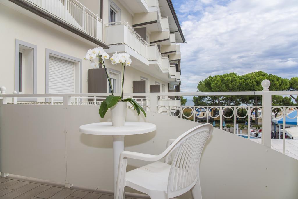 Hotel Miramare Lignano Sabbiadoro Exterior photo