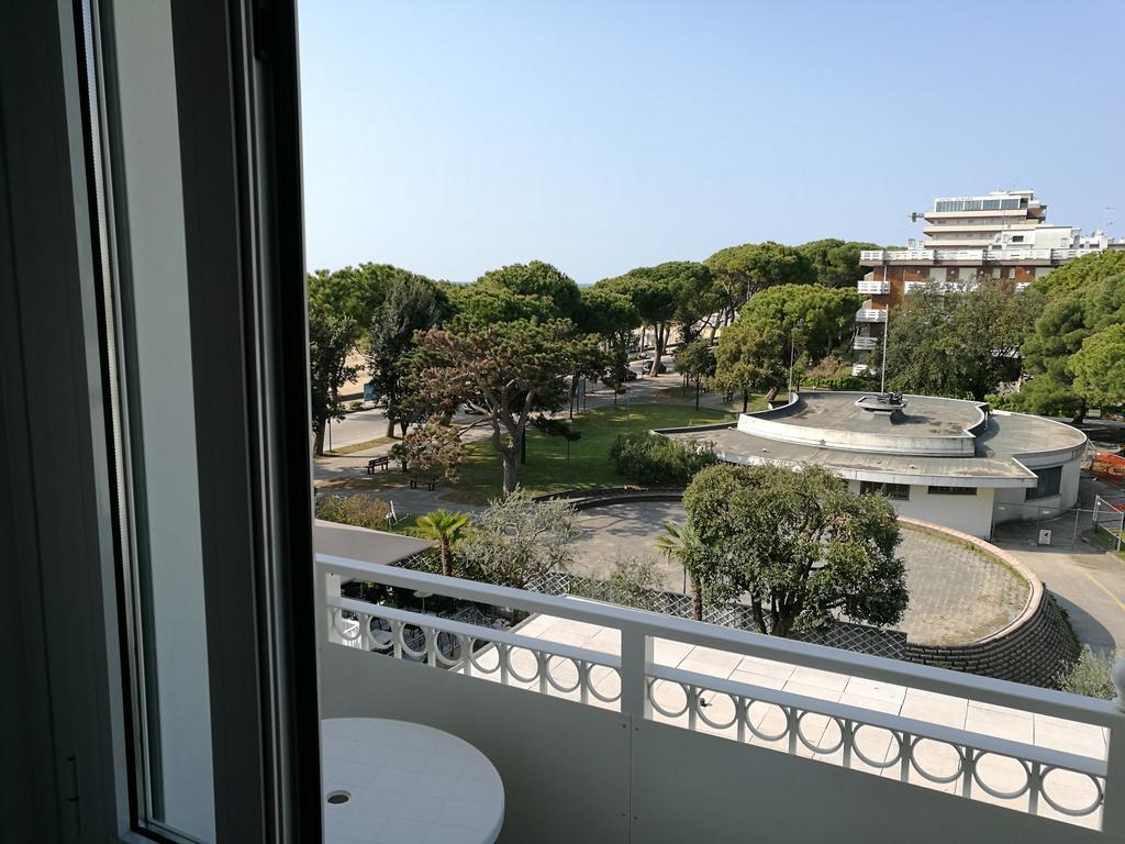 Hotel Miramare Lignano Sabbiadoro Exterior photo